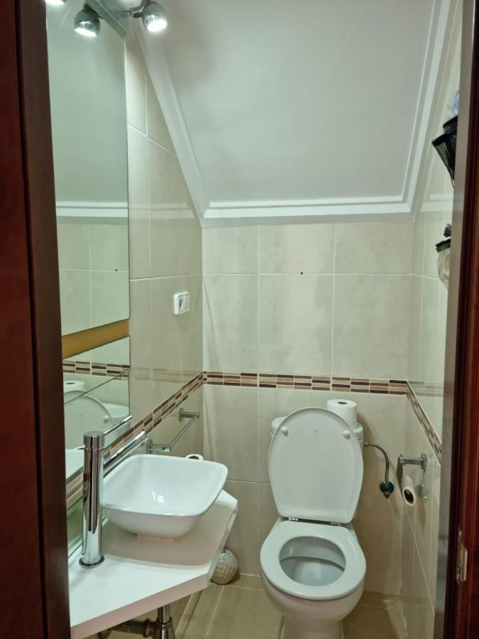 Agradable Adosado Con Piscina
