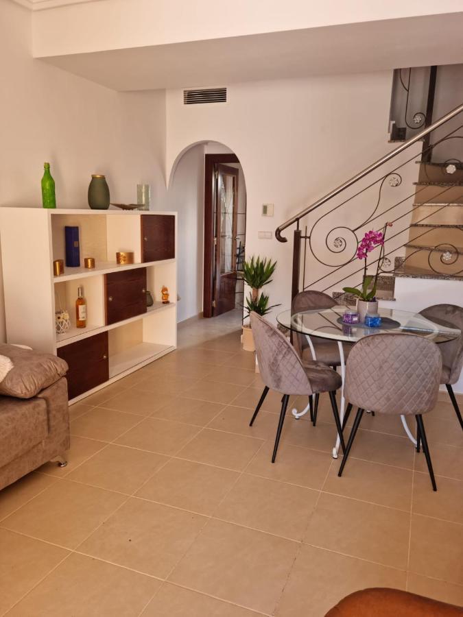 Agradable Adosado Con Piscina Casa de Férias